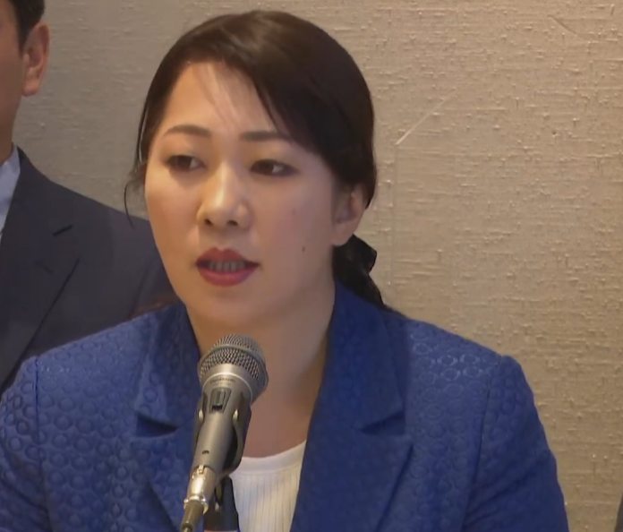 新党くにもりの梓まり